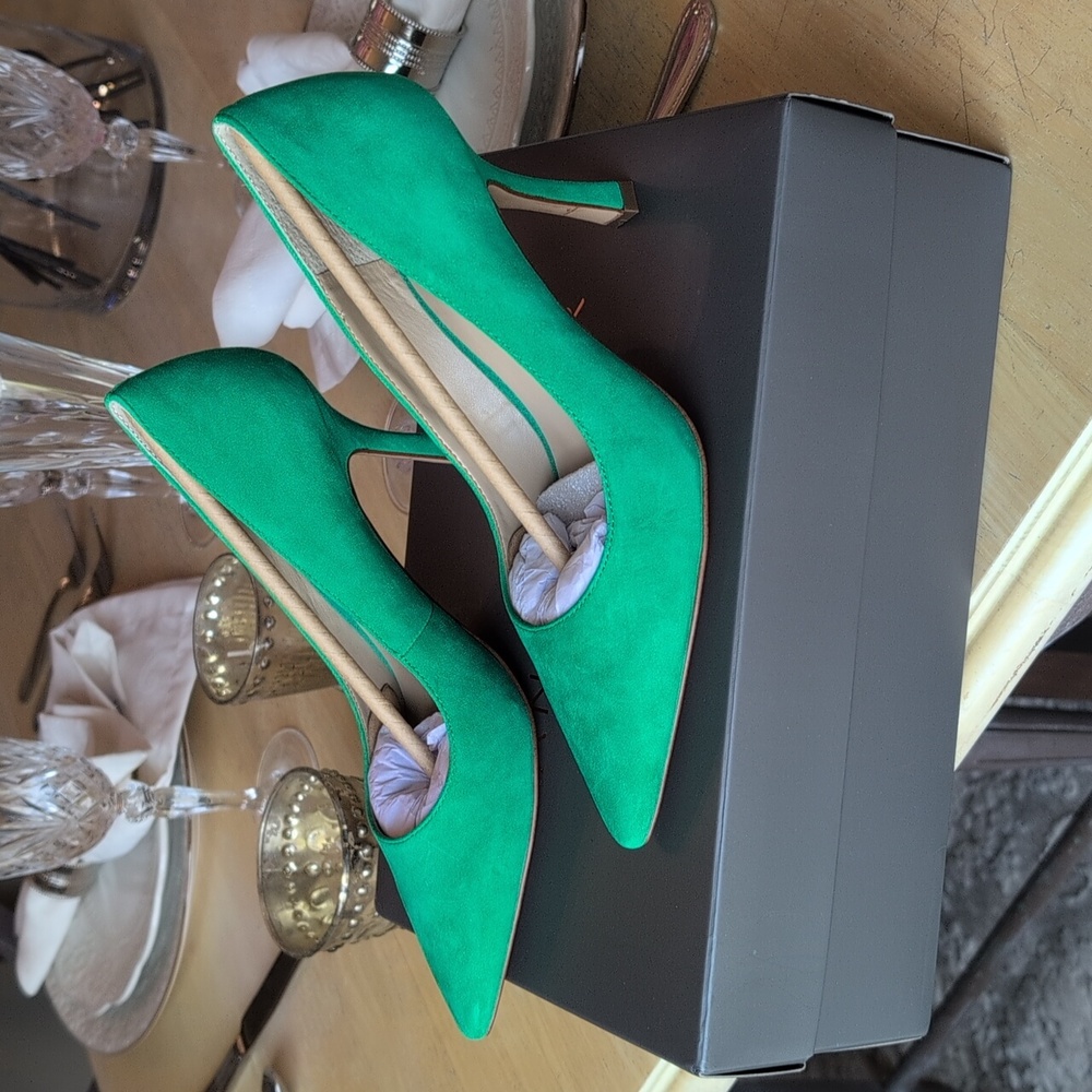 🎉SALE🎉 Host Pick 🎉 👠ANN TAYLOR MILA SUEDE PUMP - BRIGHT JADE 👠 - Picture 3 of 9